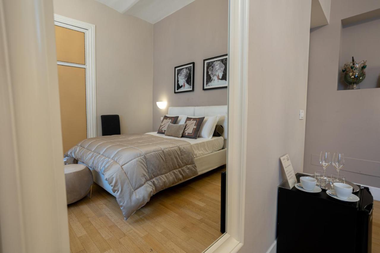 Cardilli Luxury Rooms โรม ภายนอก รูปภาพ