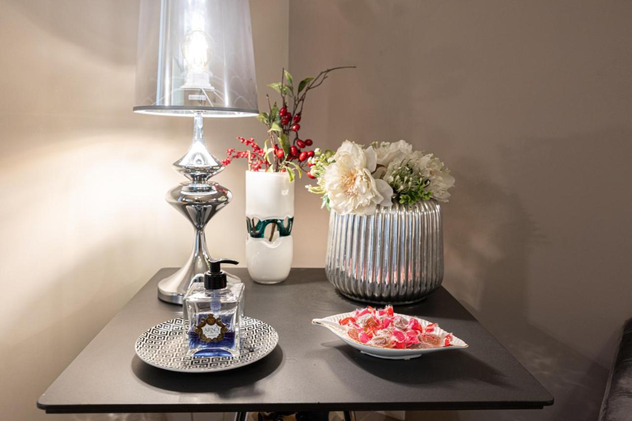 Cardilli Luxury Rooms โรม ภายนอก รูปภาพ